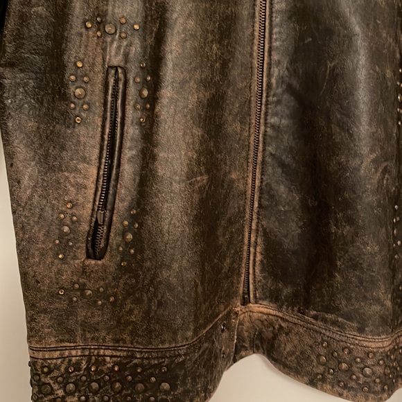 Versace XL - Picture 6 of 12